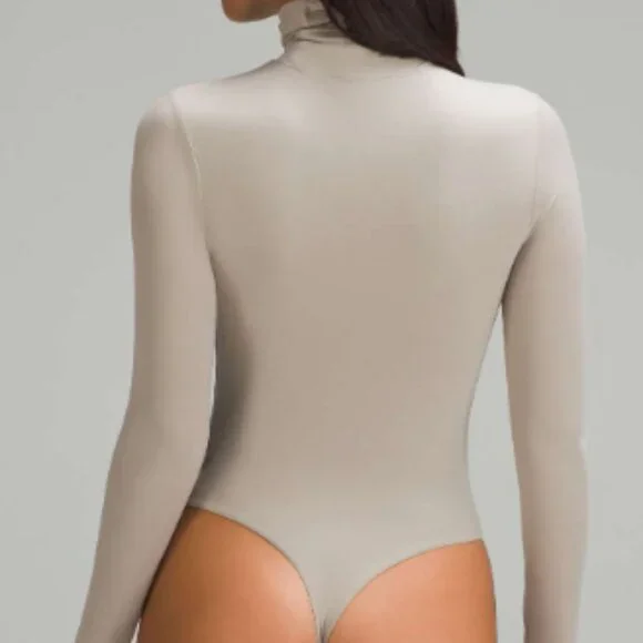 (6263) Wundermost Ultra-Soft Nulu Turtleneck Bodysuit in SMALL - Picture 2 of 9